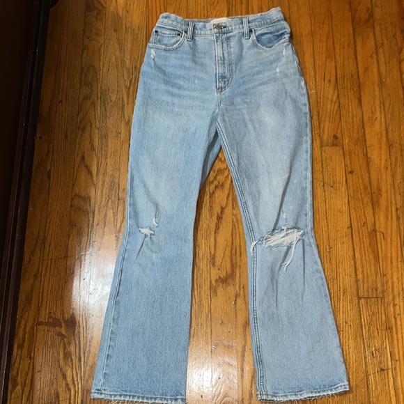 Abercrombie & Fitch The Kick Flare Ultra High Rise Distressed Jeans Size 27 - Picture 2 of 7